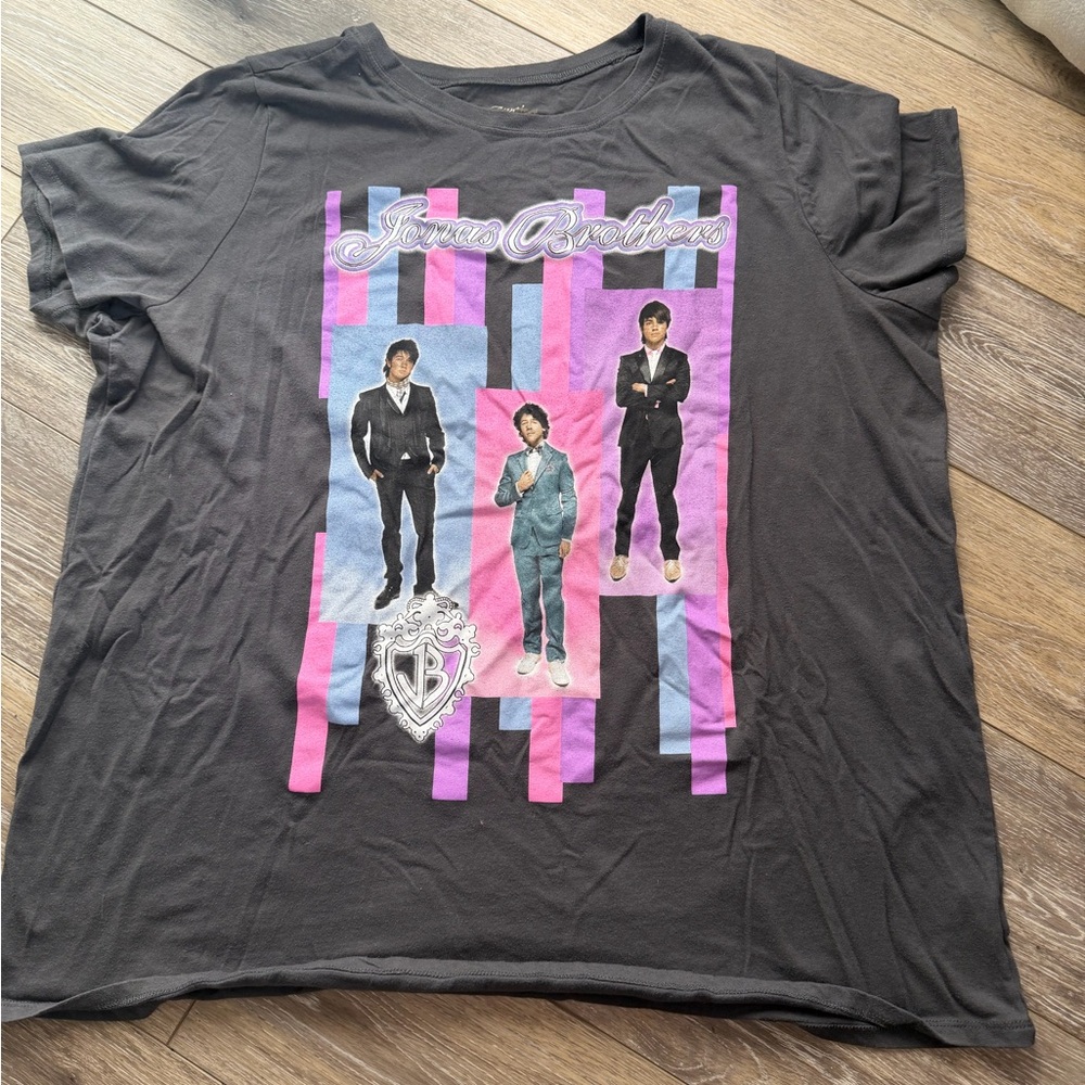 Jonas brothers torrid t shirt.  Xl.